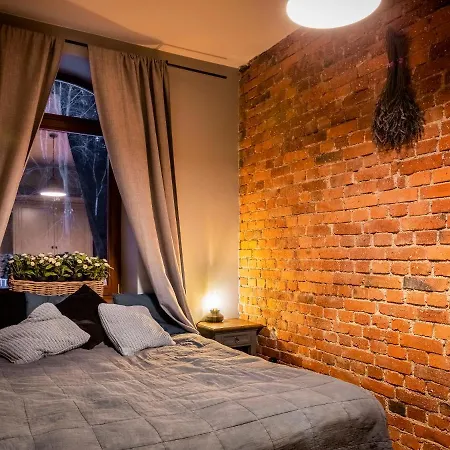 Stacja Huta Apartmán *